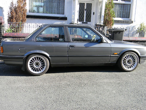 BMW E30 320 Dolphin Grey